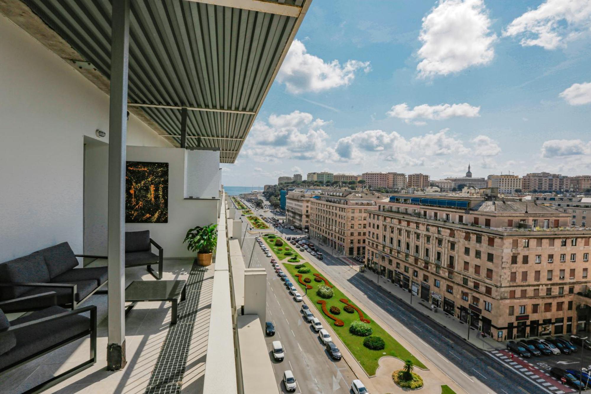 Апартаменты Attico Luxury Con Parcheggio E Terrazza Vista Mozzafiato Генуя Номер фото
